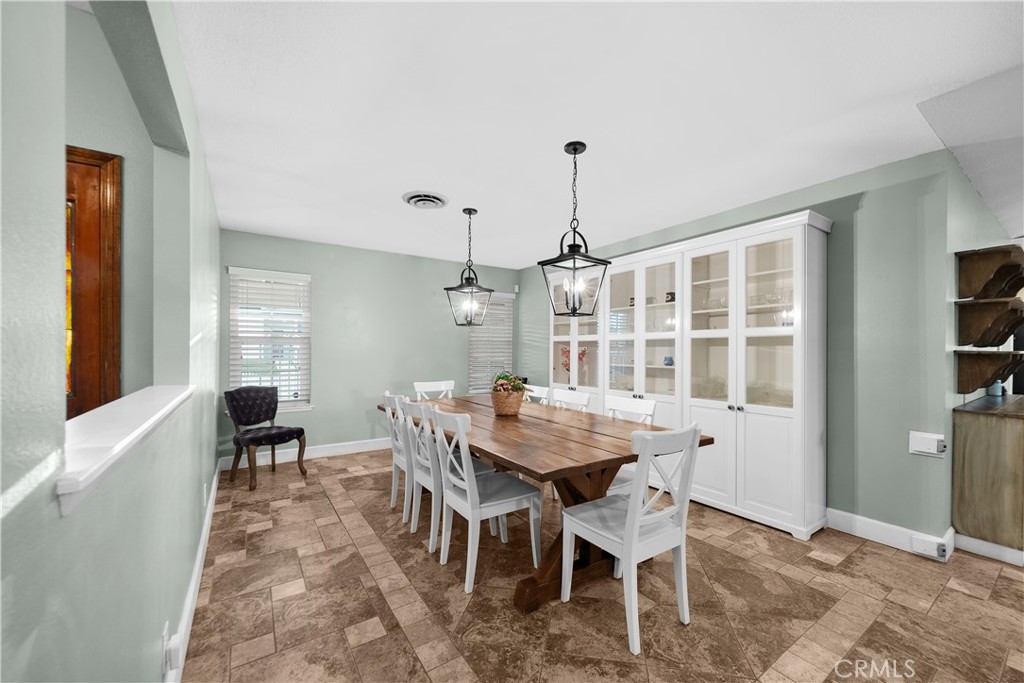 43638 21st Street West Lancaster, CA 93536 - Photo 5 of 30