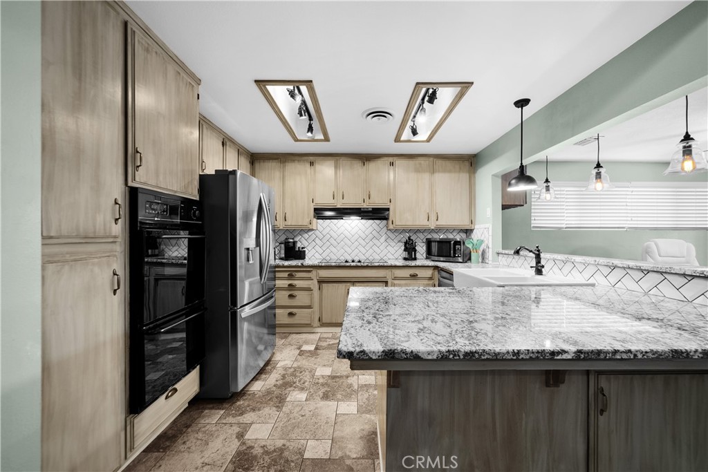 43638 21st Street West Lancaster, CA 93536 - Photo 10 of 30