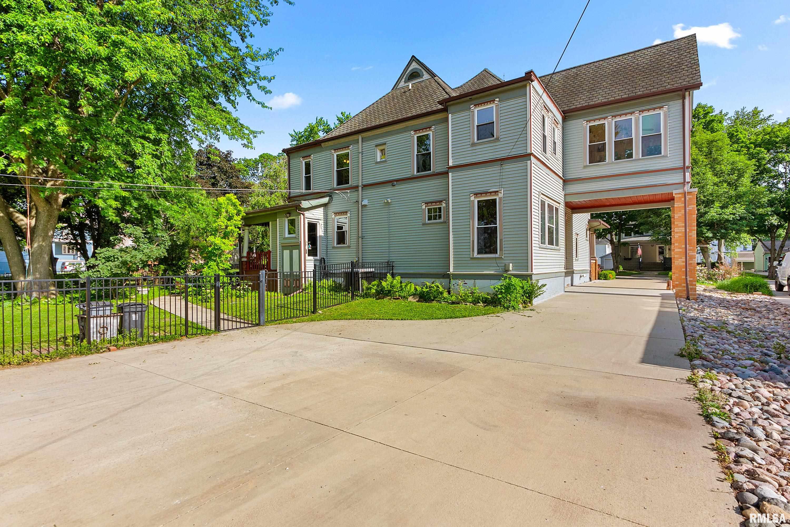 207 West 3rd Street Delavan, IL 61734 - Photo 8 of 70