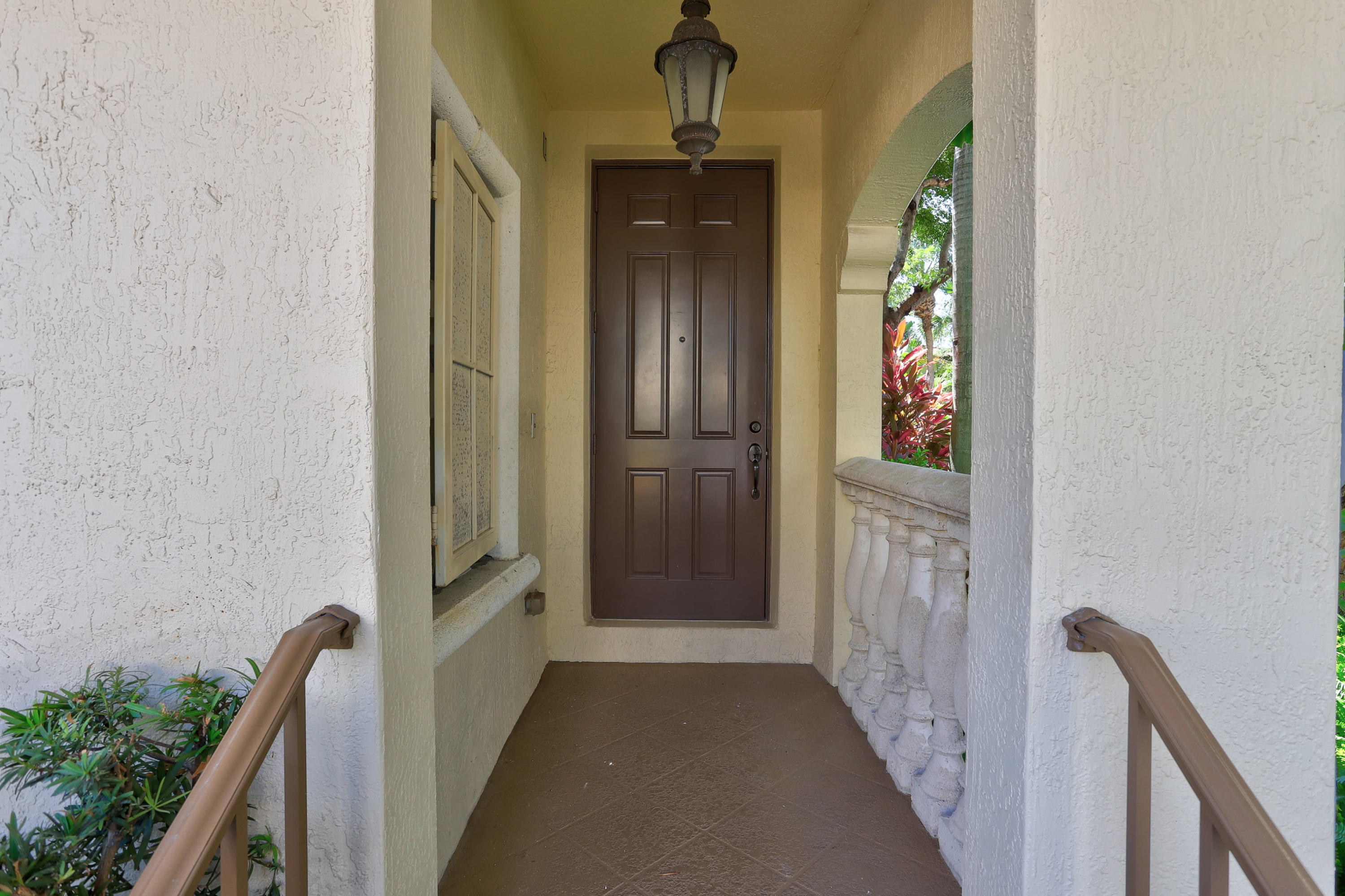 3151 Waterside Circle Boynton Beach, FL 33435 - Photo 4 of 61 03_img_0578_79_80_81_82