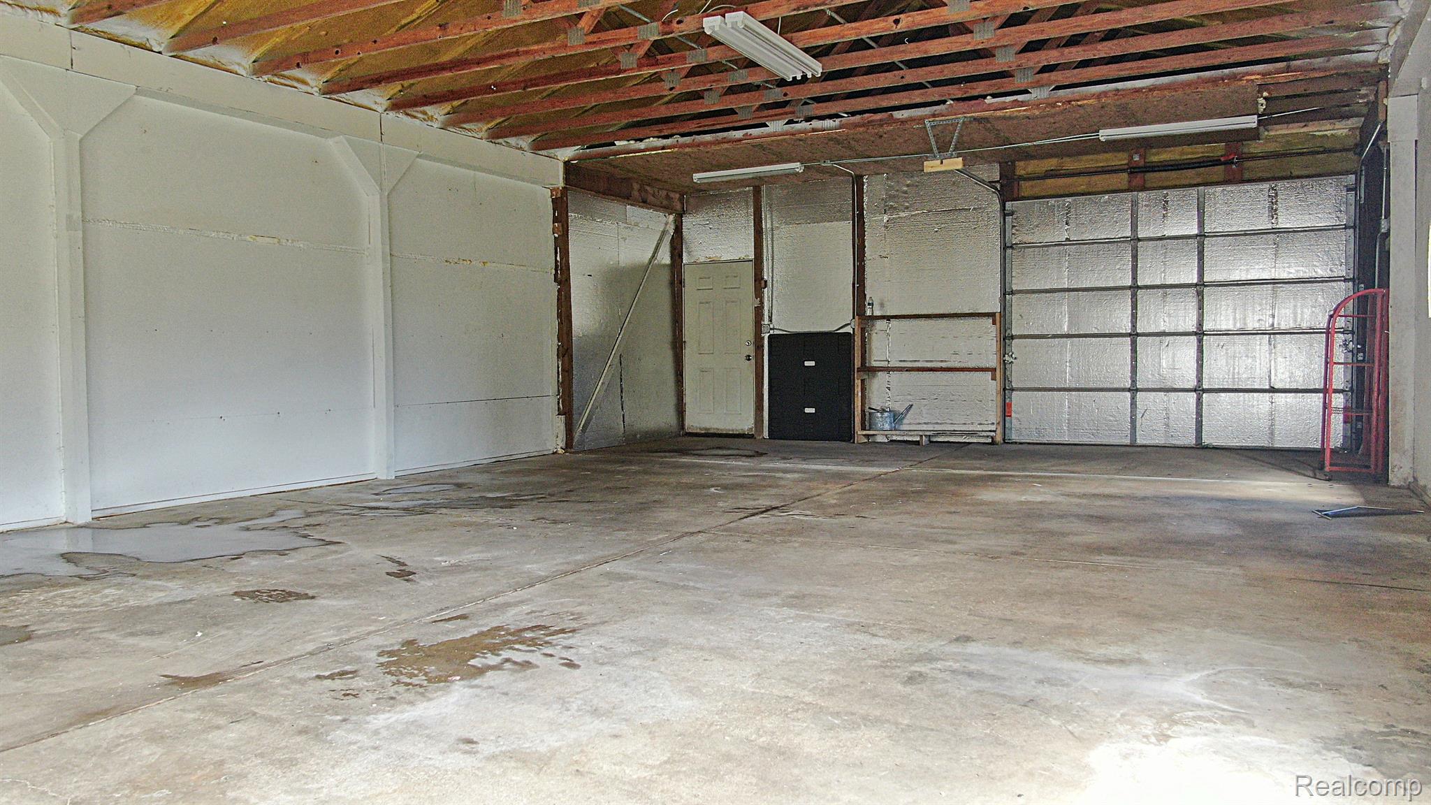 555 Miller Lake Road Columbiaville, MI 48421 - Photo 18 of 55