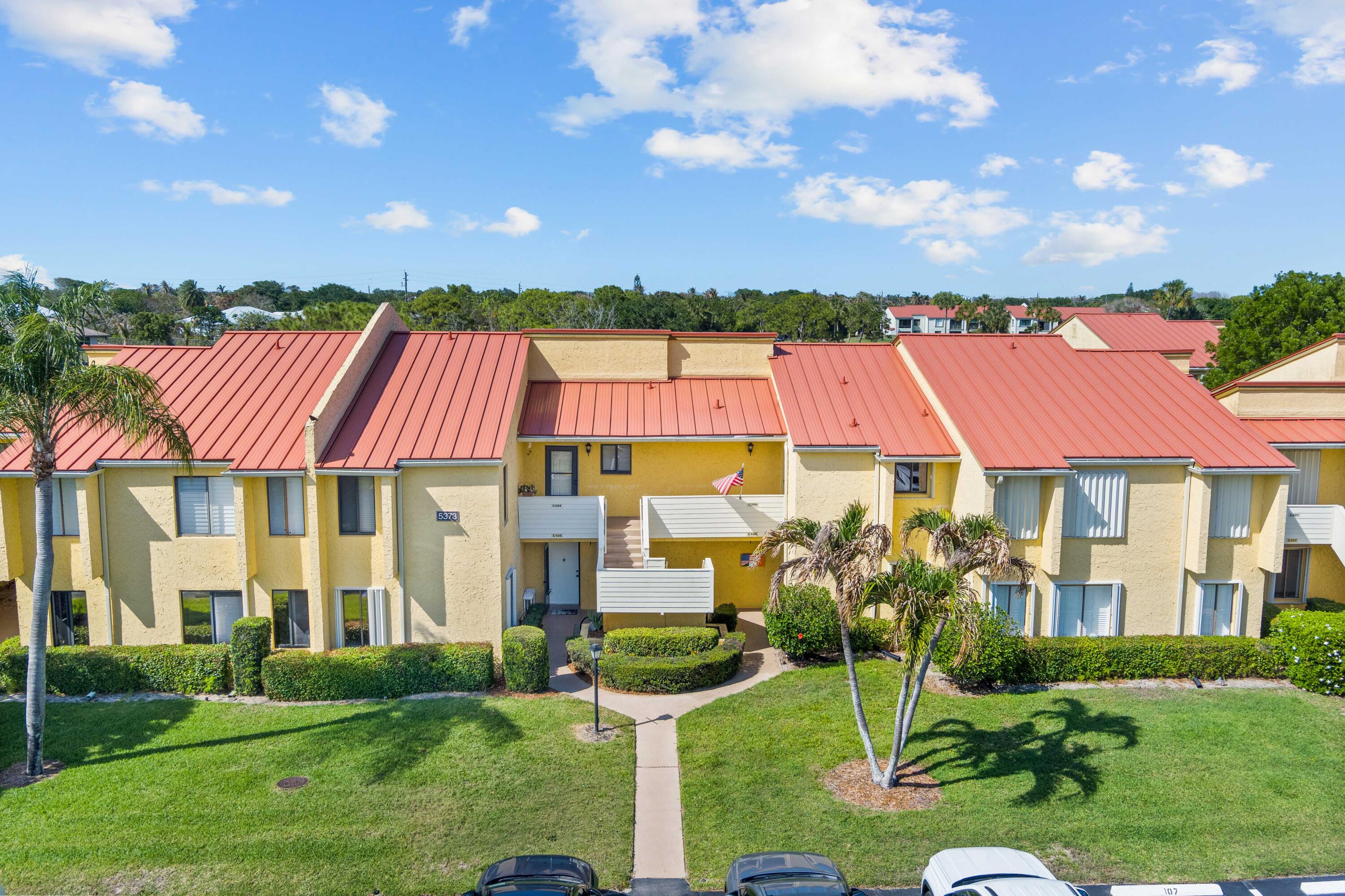 5373 Southeast Miles Grant Road, Unit C105 Stuart, FL 34997 - Photo 8 of 70 MAX_2182