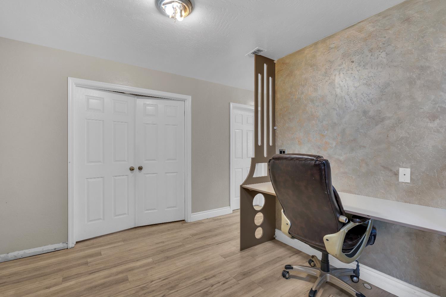 4729 North Rumi Avenue Fresno, CA 93723 - Photo 8 of 35