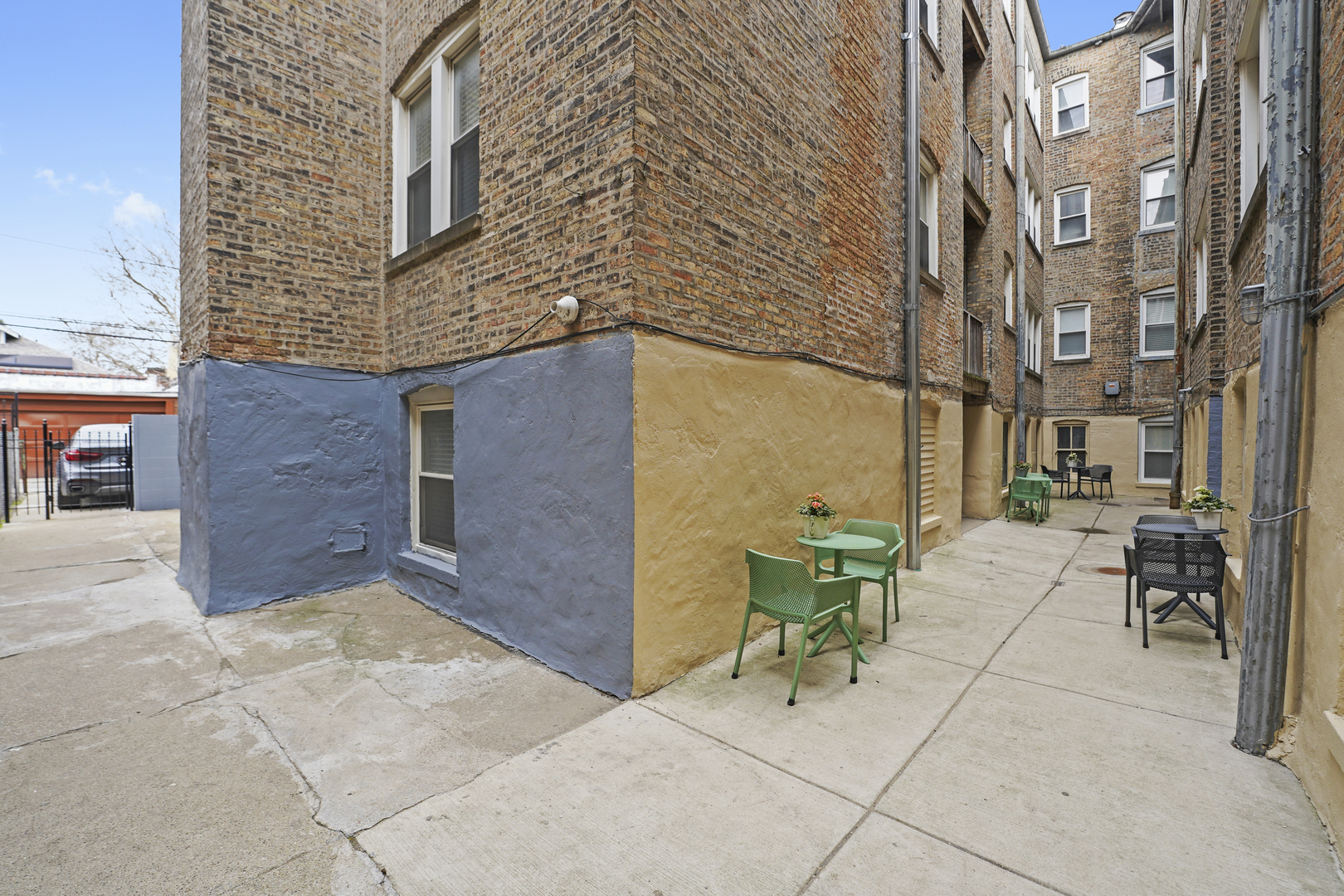 3745 West Argyle Street, Unit 1 Chicago, IL 60625 - Photo 34 of 35 a view of a brick building with many windows