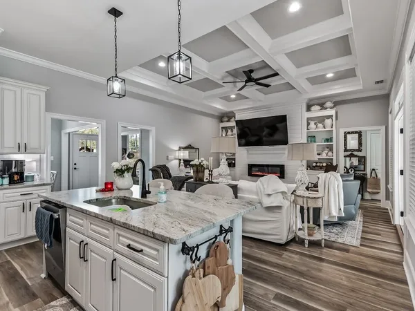 $469,000 | 2 Cherry Avenue, Crawfordville, FL 32327