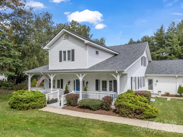 $995,000 | 100 Perry Place, Hendersonville, NC 28739