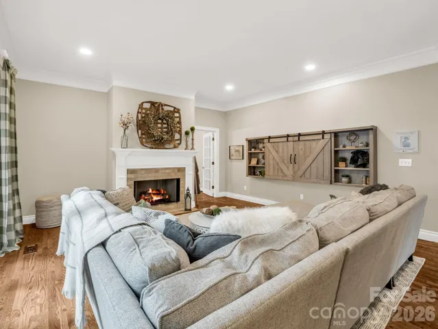 $960,000 | 100 Perry Place, Hendersonville, NC 28739