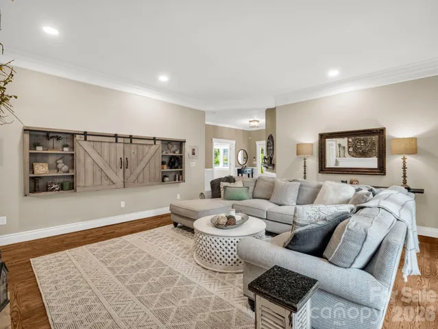 $960,000 | 100 Perry Place, Hendersonville, NC 28739