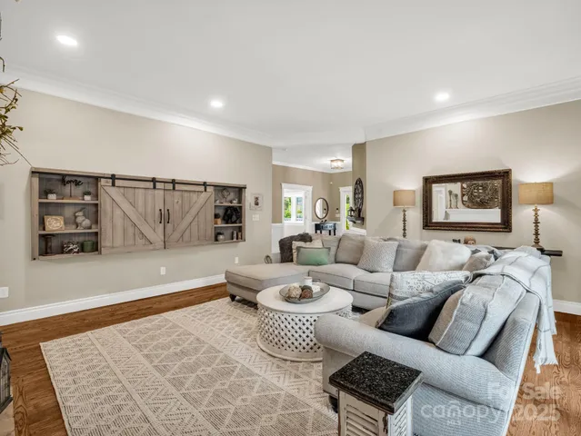 $995,000 | 100 Perry Place, Hendersonville, NC 28739