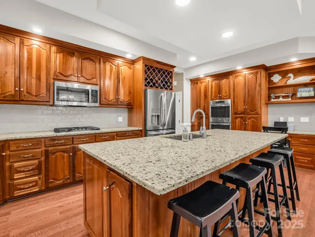 $995,000 | 100 Perry Place, Hendersonville, NC 28739