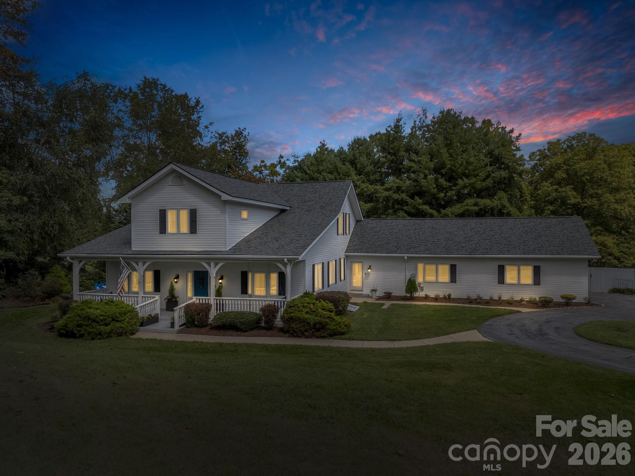 100 Perry Place Hendersonville, NC 28739 - Photo 2 of 48