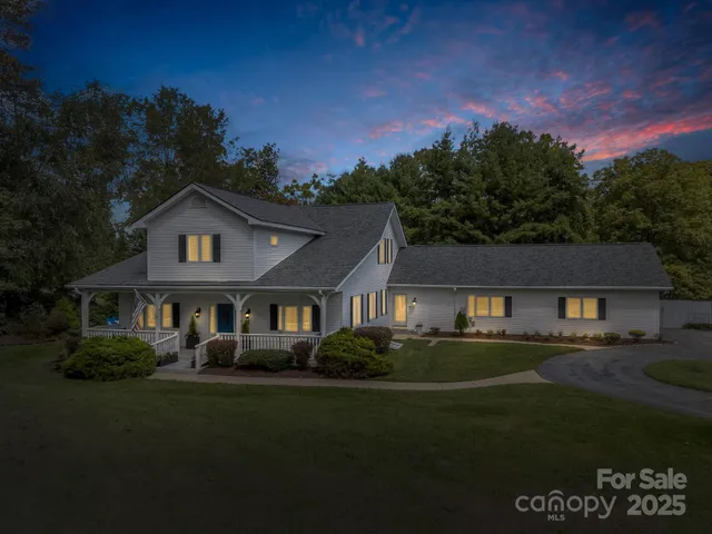 $995,000 | 100 Perry Place, Hendersonville, NC 28739