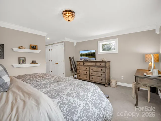 $995,000 | 100 Perry Place, Hendersonville, NC 28739