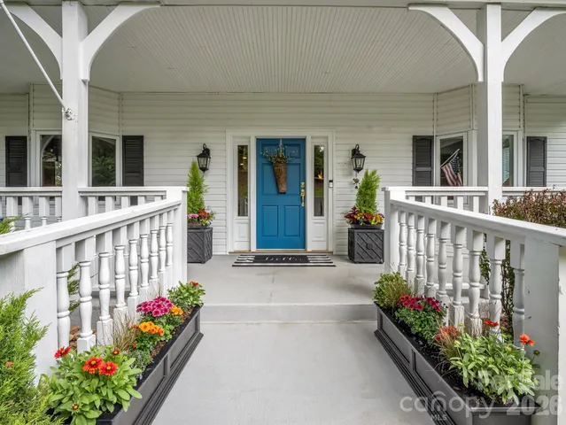 $960,000 | 100 Perry Place, Hendersonville, NC 28739