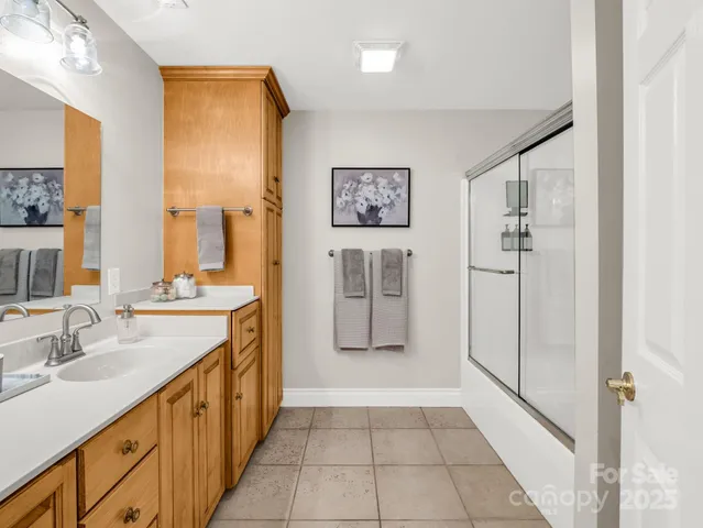 $995,000 | 100 Perry Place, Hendersonville, NC 28739