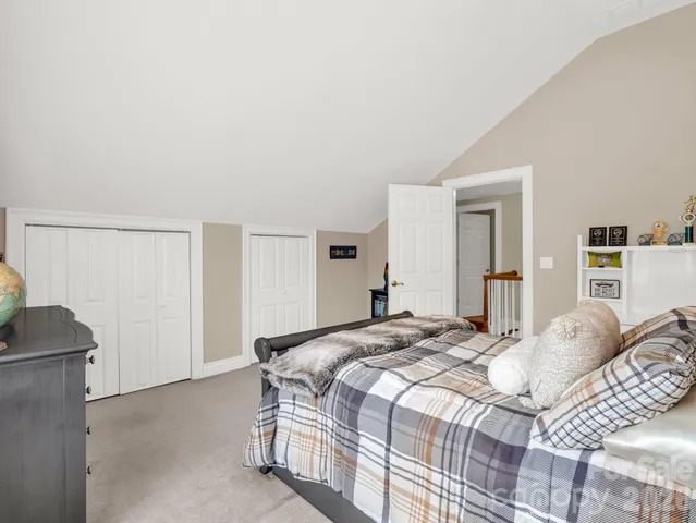 $960,000 | 100 Perry Place, Hendersonville, NC 28739