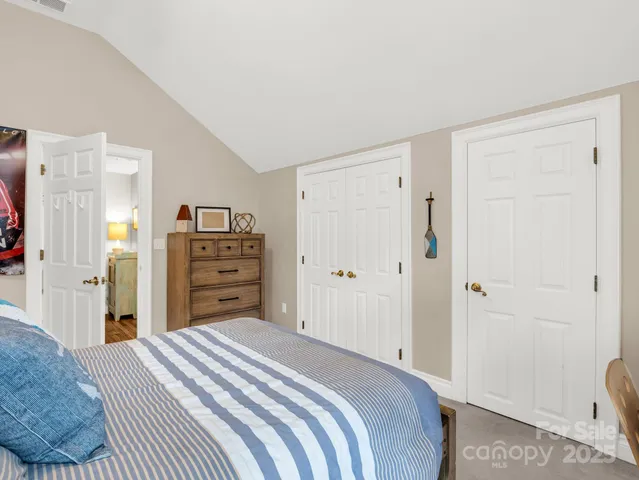 $995,000 | 100 Perry Place, Hendersonville, NC 28739