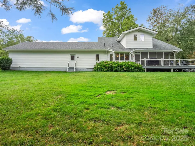 $995,000 | 100 Perry Place, Hendersonville, NC 28739