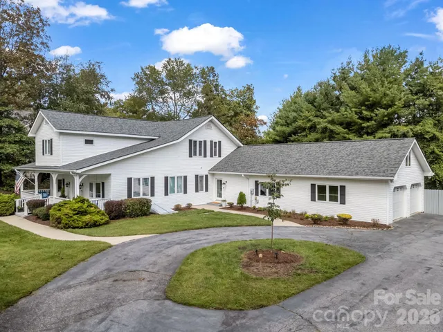 $960,000 | 100 Perry Place, Hendersonville, NC 28739