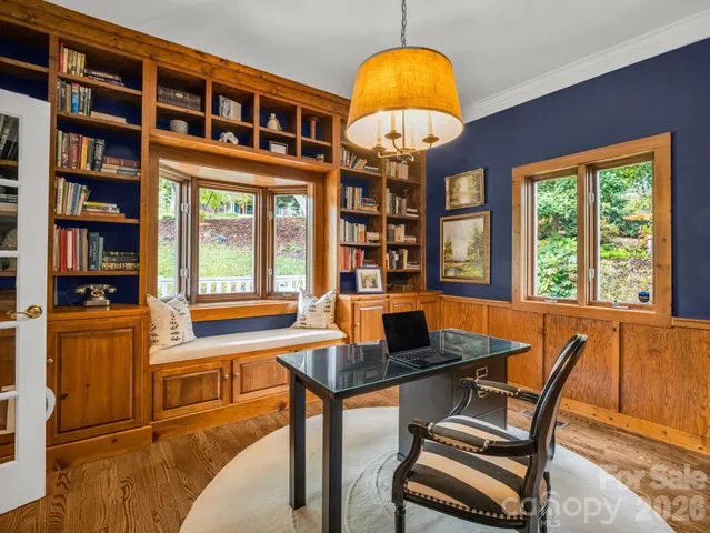 $960,000 | 100 Perry Place, Hendersonville, NC 28739