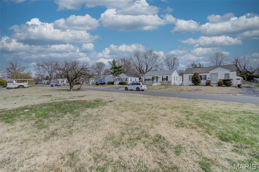 11001 St Raphael Lane St. Ann, MO 63074 - Photo 3 of 53