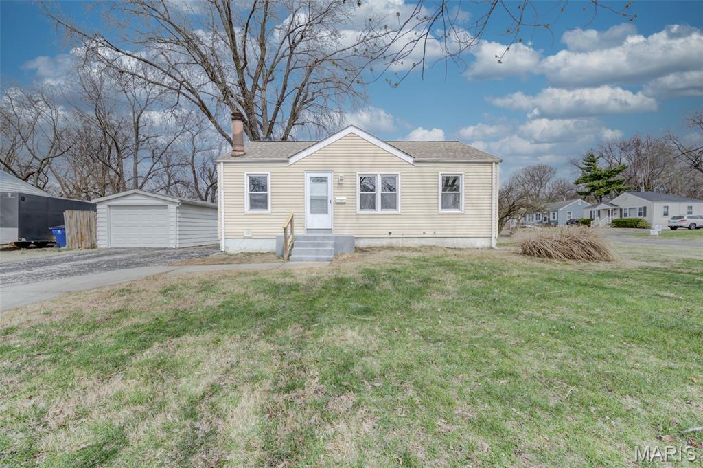 11001 St Raphael Lane St. Ann, MO 63074 - Photo 4 of 53