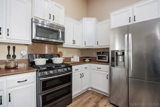 $1,048,000 | 1705 Wildflower Court, Vista, CA 92083