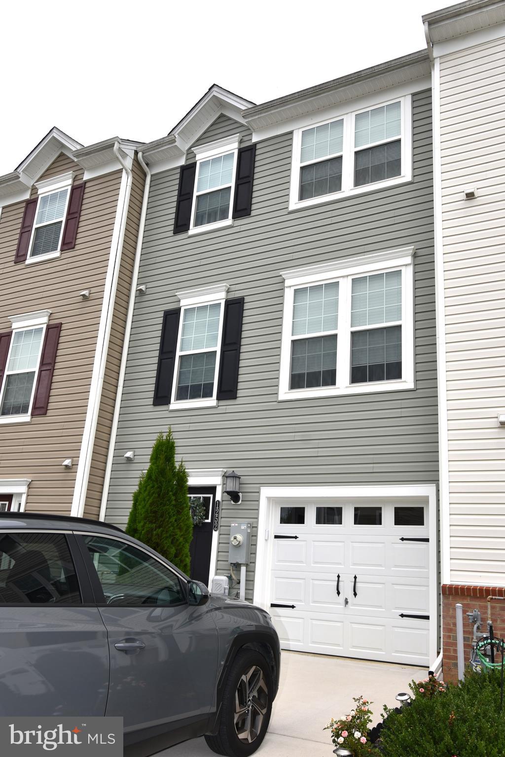1252 Fenwick Road Aberdeen, MD 21001 - Photo 5 of 38 One Car Garage
