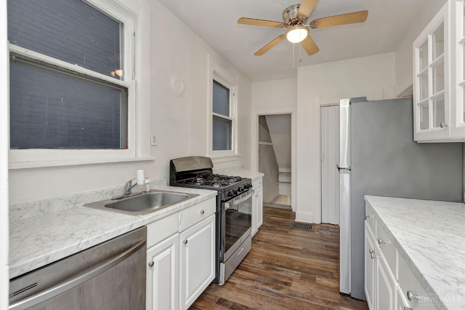 3454 Ruther Avenue Cincinnati, OH 45220 - Photo 11 of 41