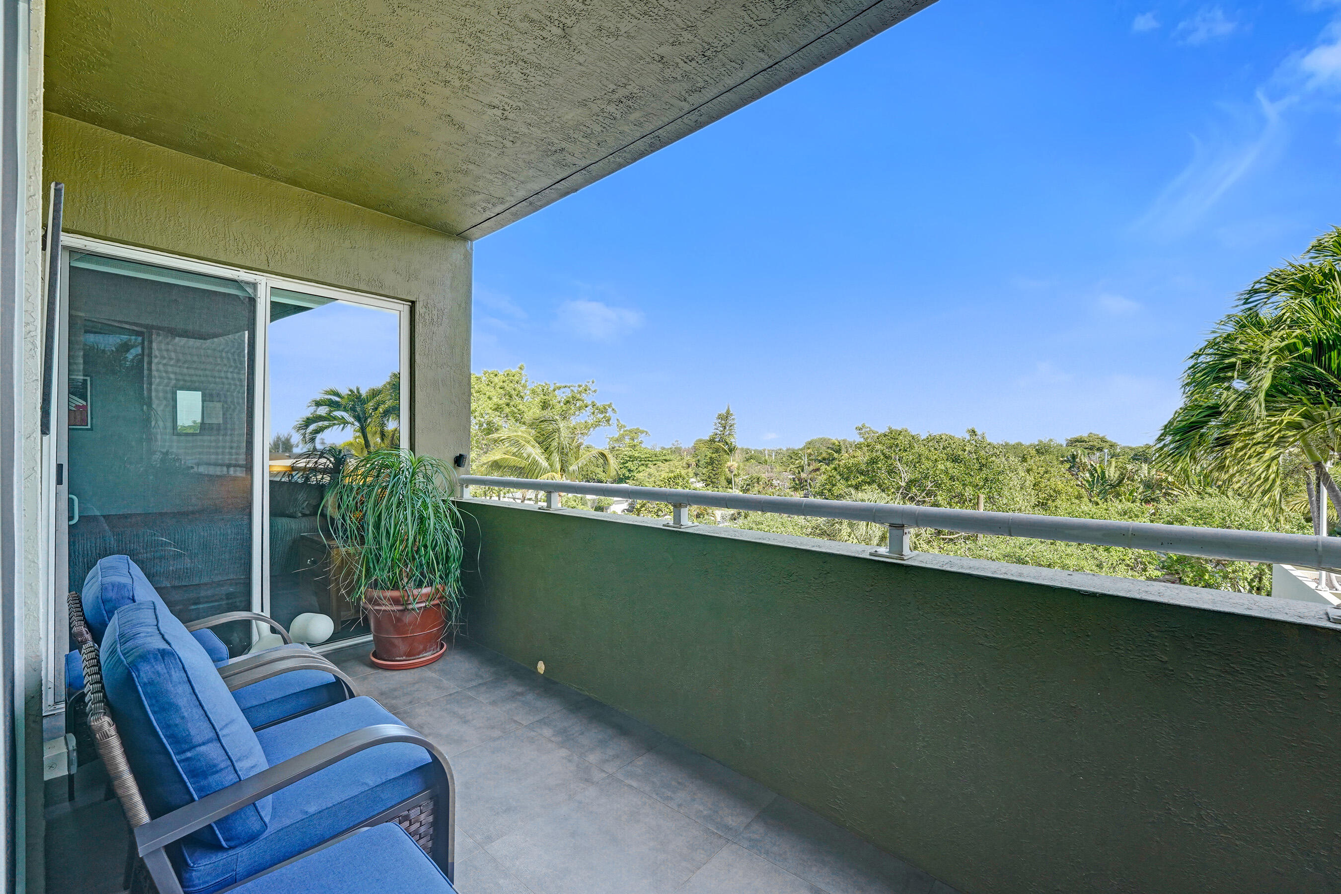 2301 Wilton Drive, Unit R309 Wilton Manors, FL 33305 - Photo 30 of 53 a view of balcony with furniture