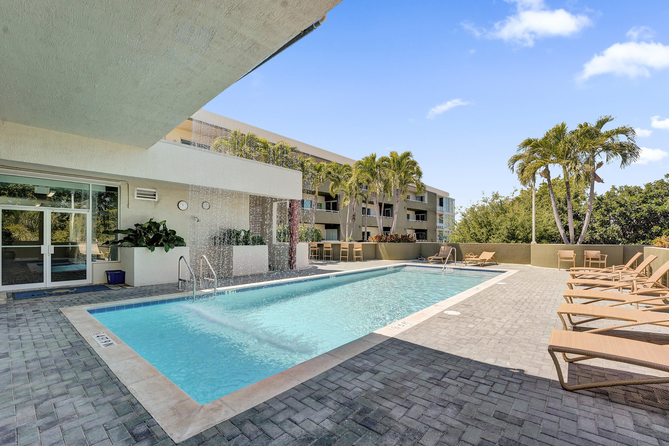 2301 Wilton Drive, Unit R309 Wilton Manors, FL 33305 - Photo 42 of 53 a view of a volley ball court