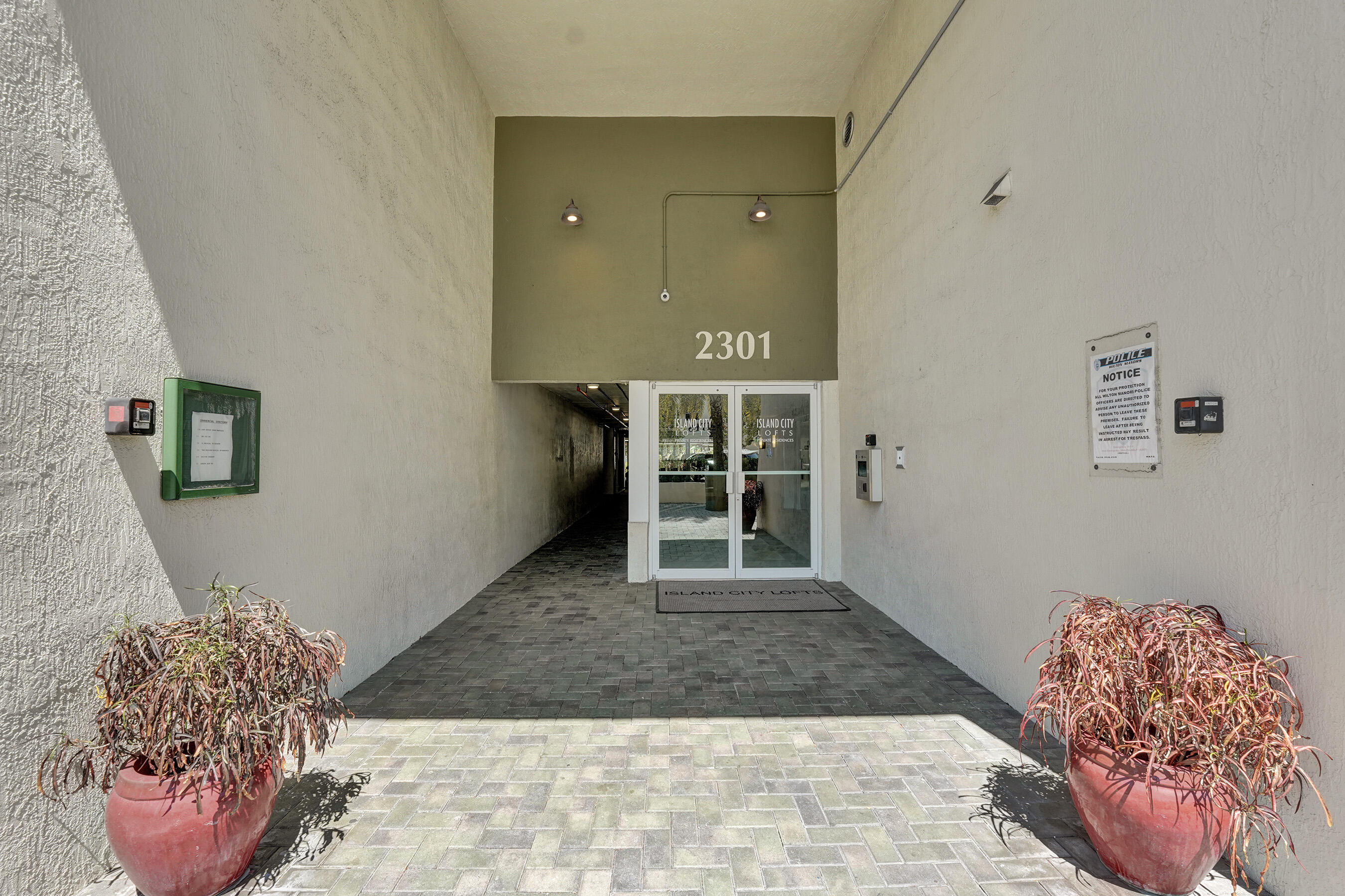 2301 Wilton Drive, Unit R309 Wilton Manors, FL 33305 - Photo 51 of 53 a view of livingroom with furniture