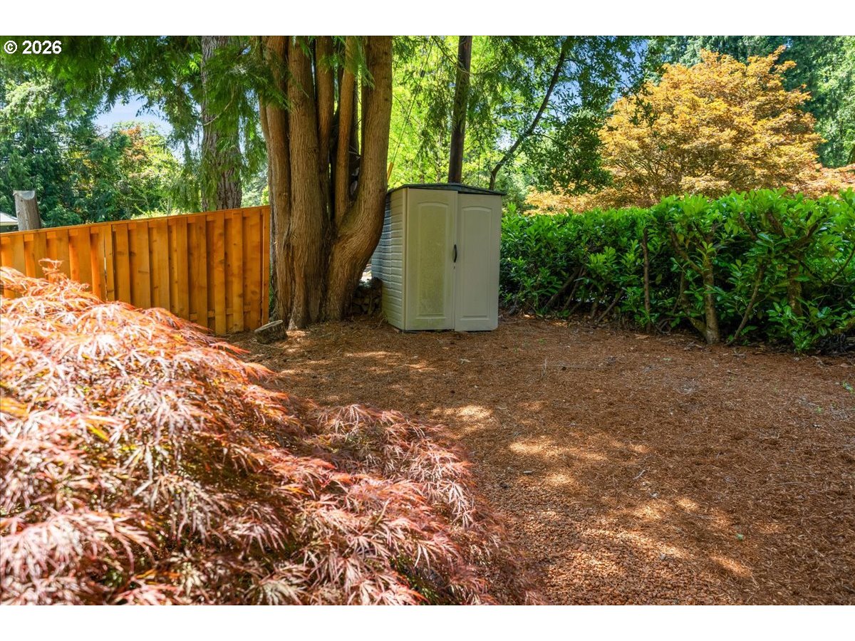 10332 Southwest Lancaster Road Portland, OR 97219 - Photo 43 of 48