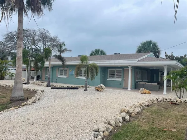 $2,600 | 720 East Gulf Boulevard, Unit B, Indian Rocks Beach, FL 33785