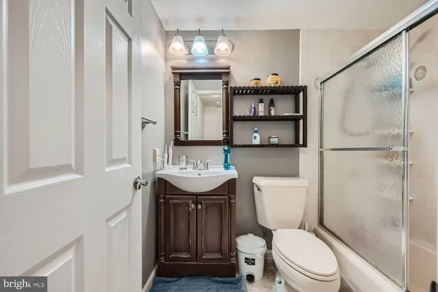 $285,000 | 5435 King Arthur Circle, Rosedale, MD 21237