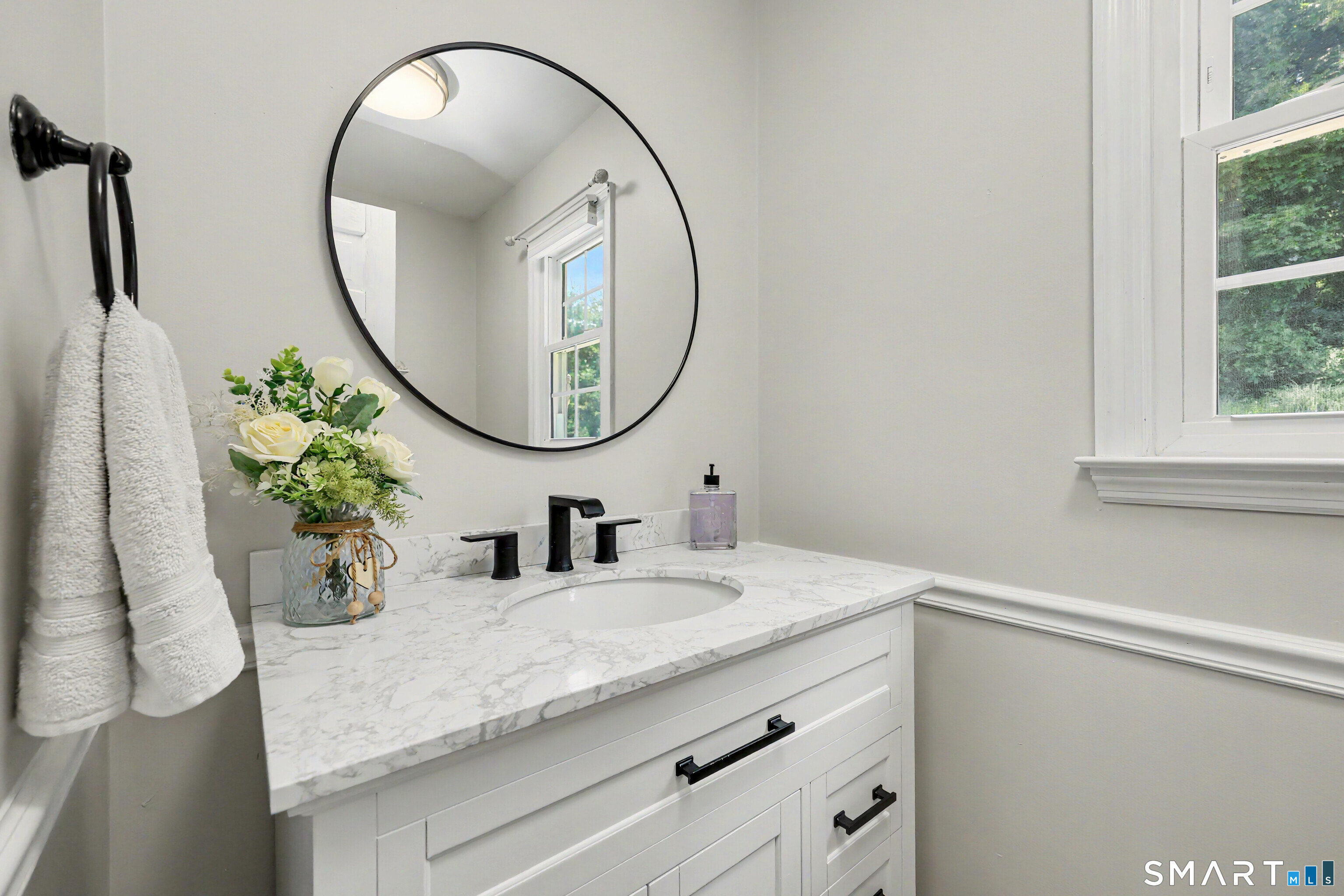 29 Pleasant View Road New Milford, CT 06776 - Photo 20 of 40 Main floor powder room