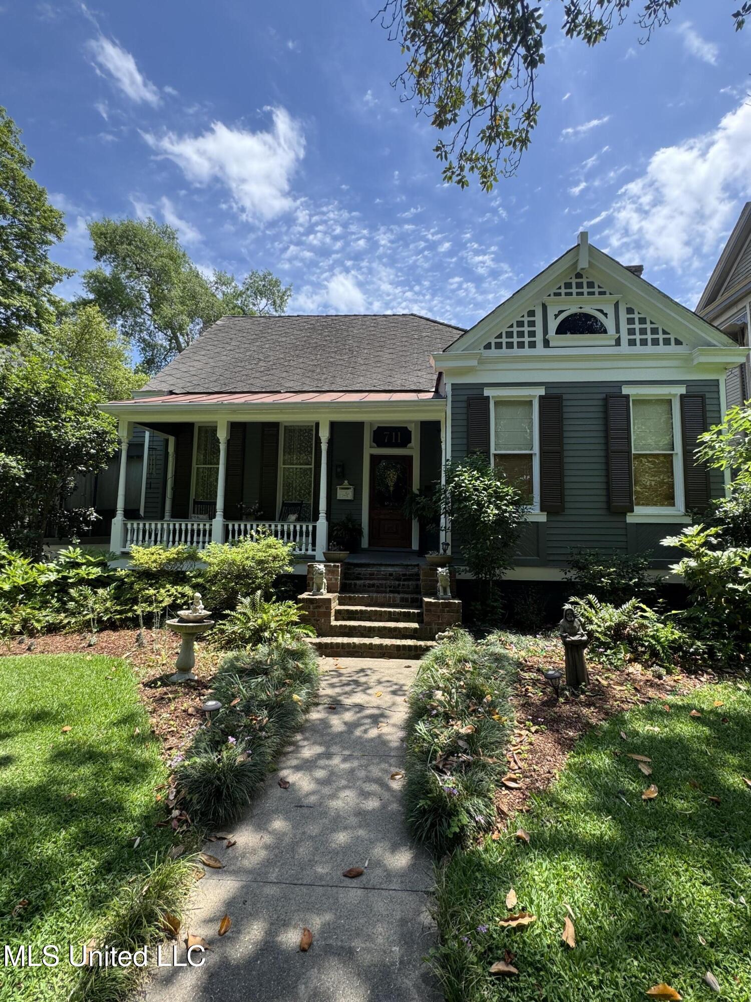 711 North Union Street Natchez, MS 39120 - Photo 2 of 39 Front