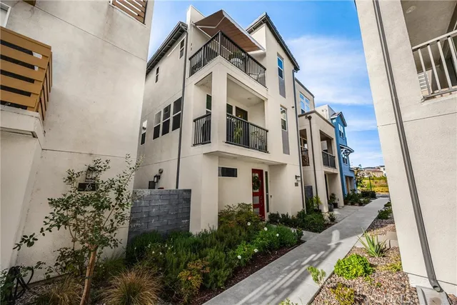 $899,000 | 26 Crown Point Drive, Rancho Mission Viejo, CA 92694