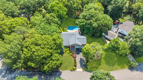 $774,999 | 3 Spruce Circle, Farmingville, NY 11738