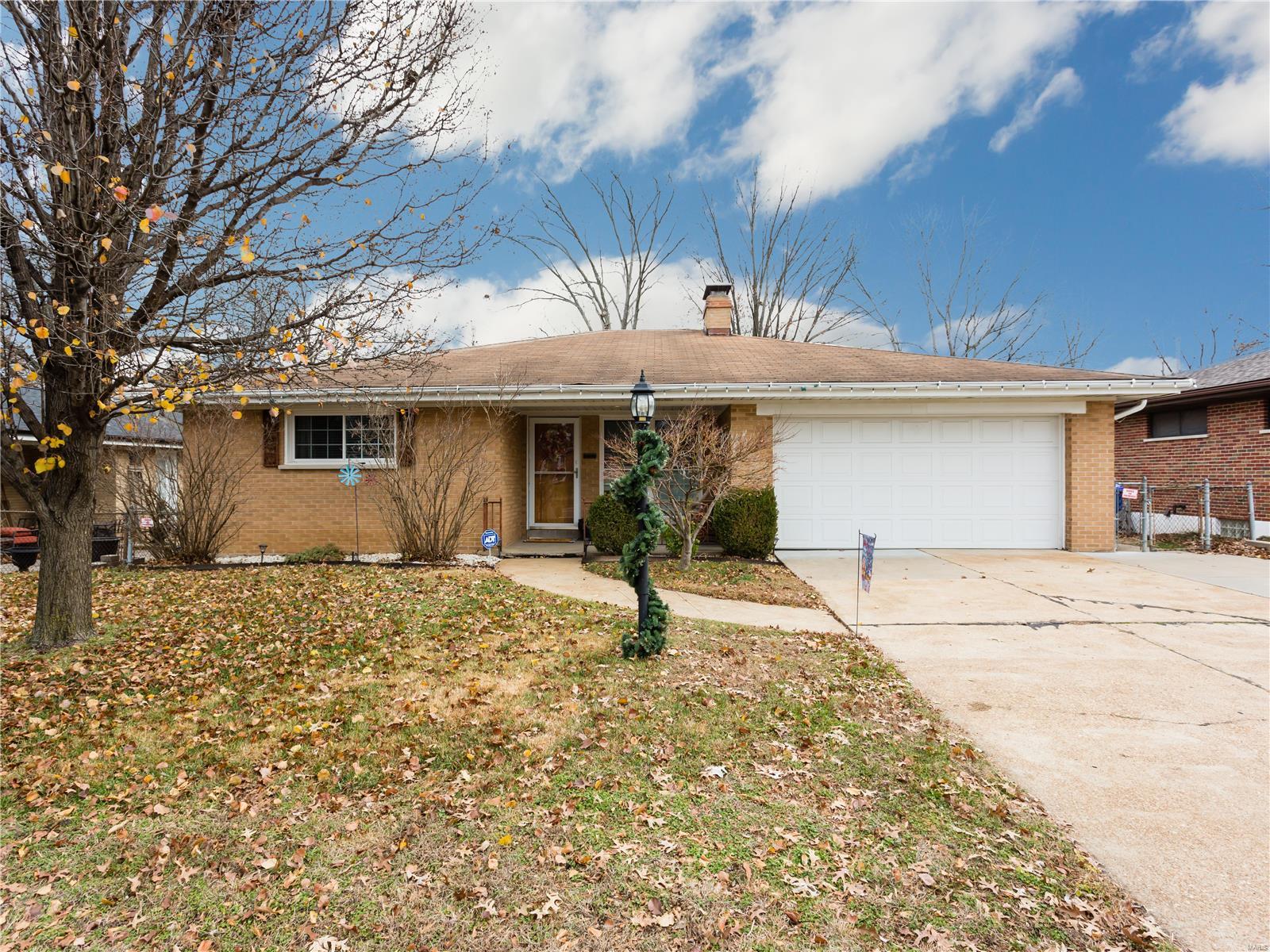 733 Buckley Road St. Louis, MO 63125 - Photo 1 of 44