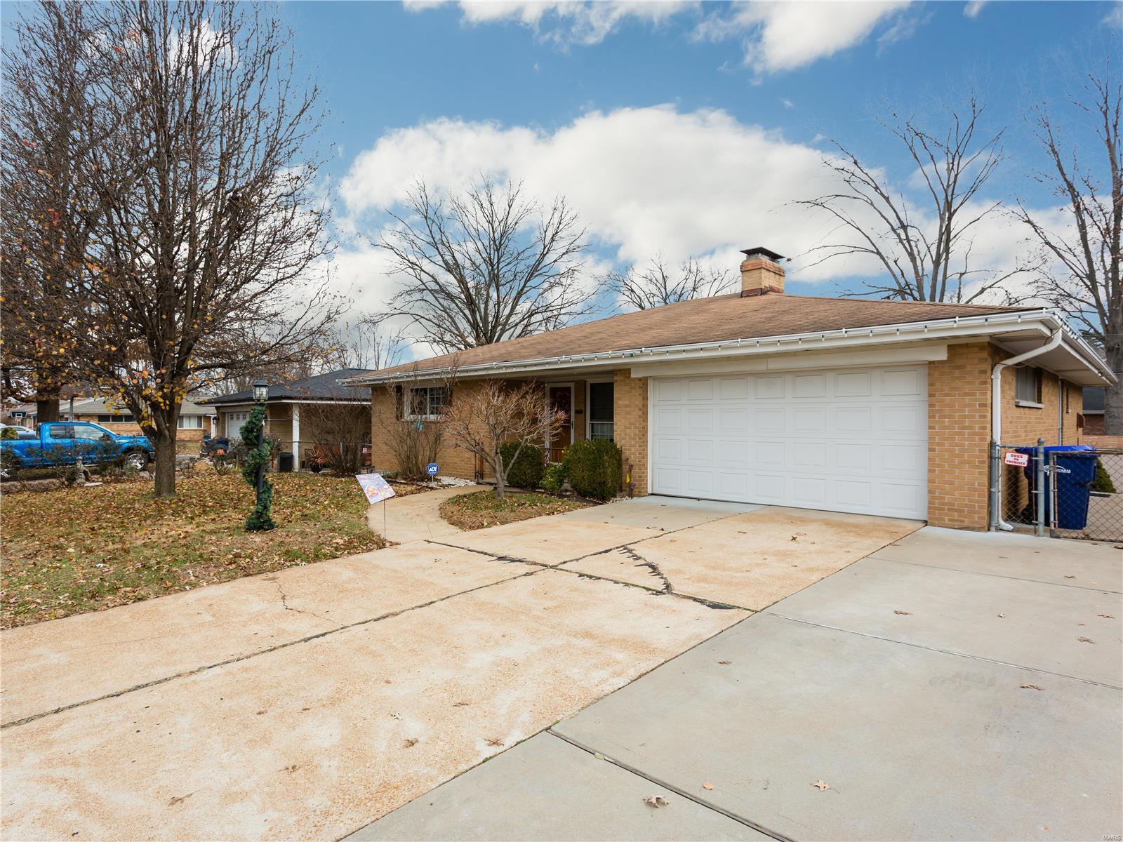 733 Buckley Road St. Louis, MO 63125 - Photo 2 of 44