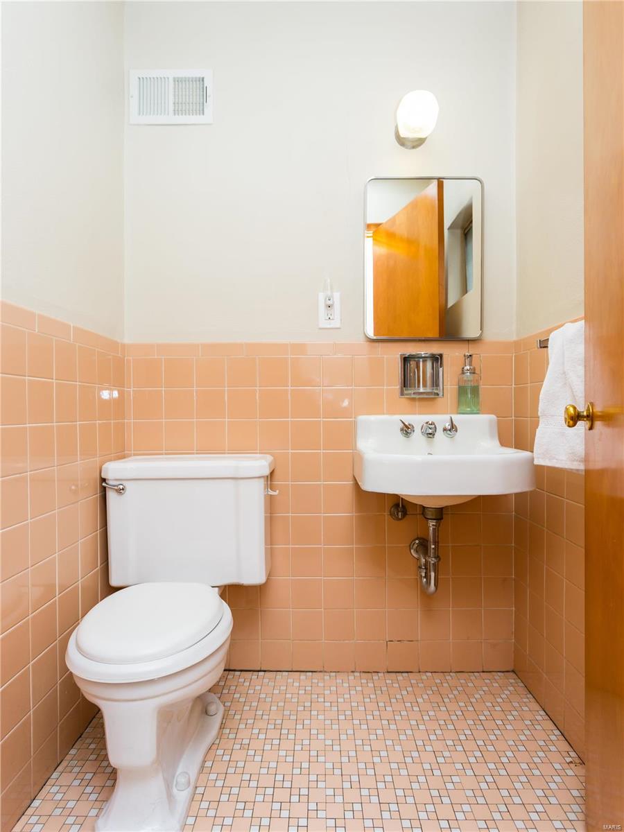 733 Buckley Road St. Louis, MO 63125 - Photo 13 of 44