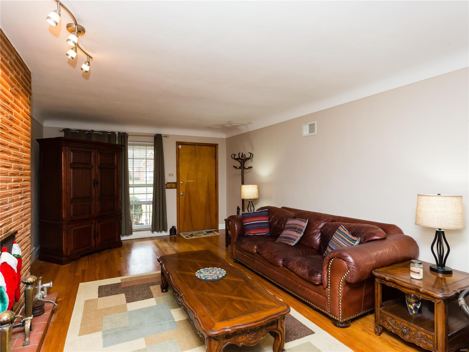 733 Buckley Road St. Louis, MO 63125 - Photo 3 of 44