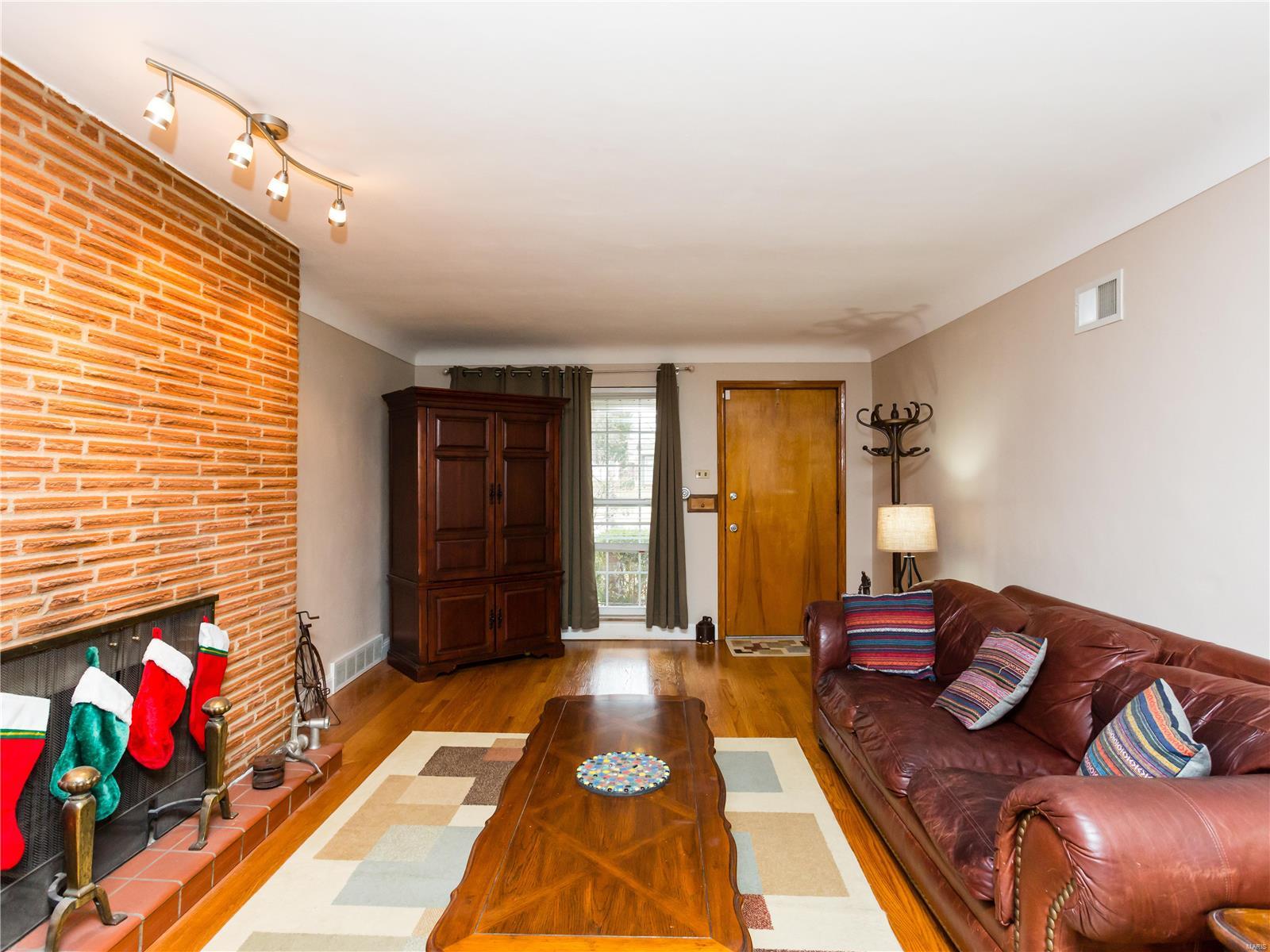 733 Buckley Road St. Louis, MO 63125 - Photo 4 of 44