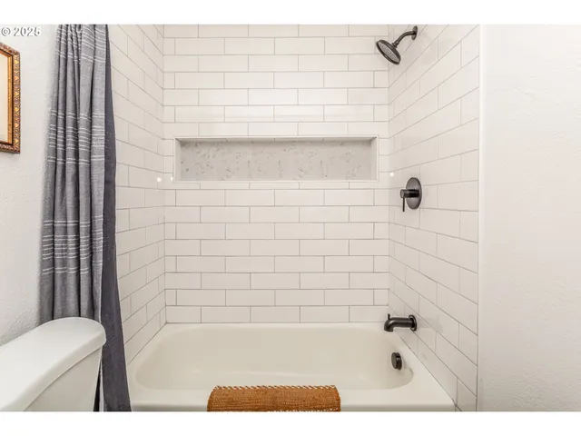 $468,000 | 2505 Southeast Clark Court, Troutdale, OR 97060