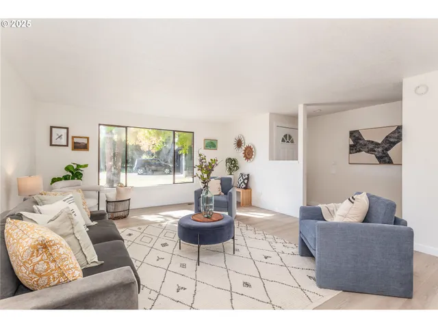 $468,000 | 2505 Southeast Clark Court, Troutdale, OR 97060