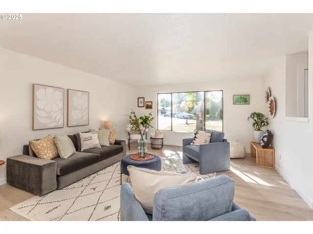 $468,000 | 2505 Southeast Clark Court, Troutdale, OR 97060