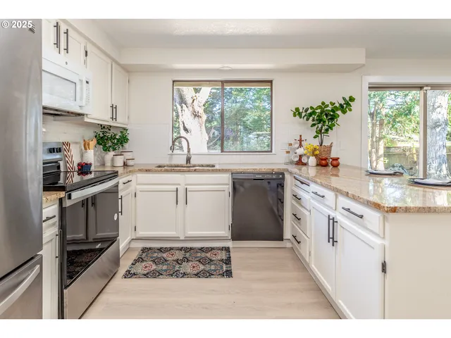 $468,000 | 2505 Southeast Clark Court, Troutdale, OR 97060