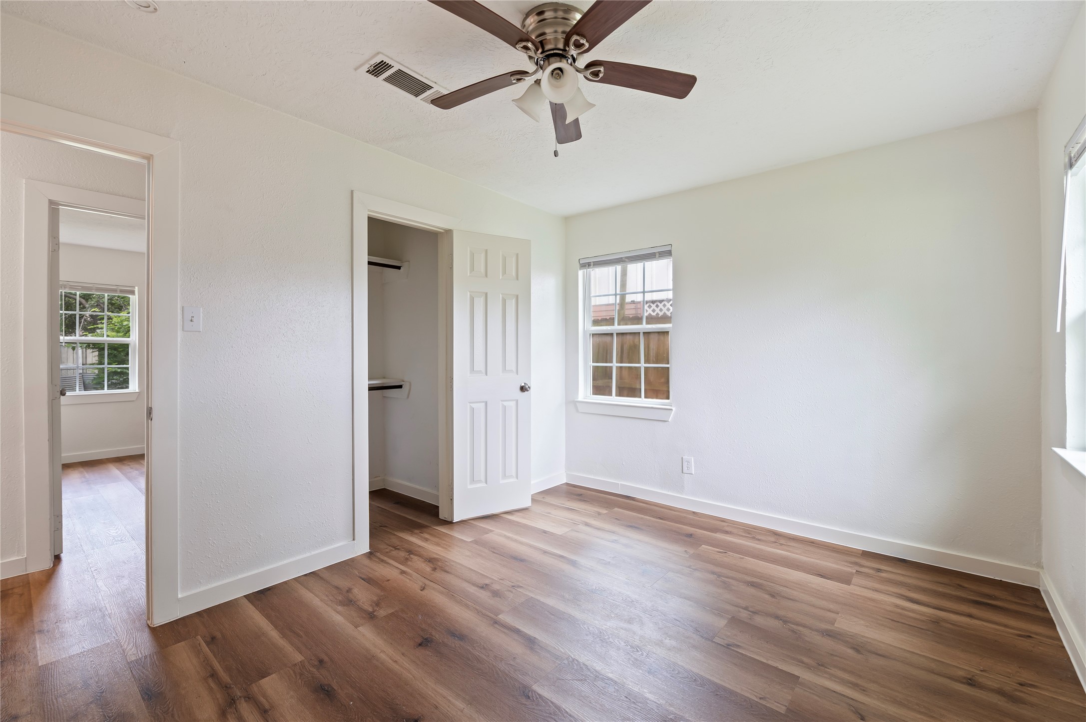 504 Burke Road Pasadena, TX 77506 - Photo 8 of 26