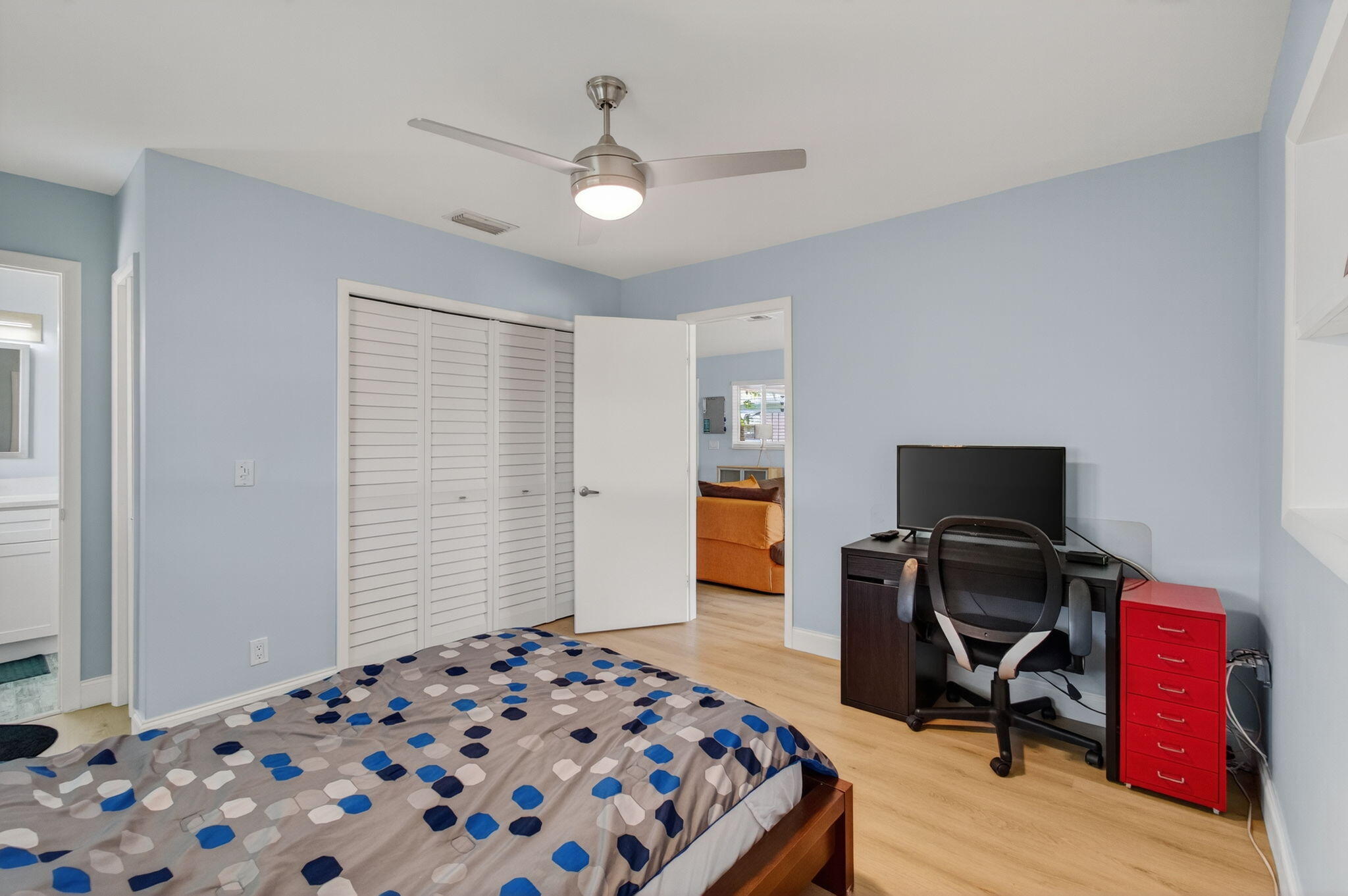 632 Hummingbird Lane Delray Beach, FL 33445 - Photo 42 of 60 a bedroom with a workspace